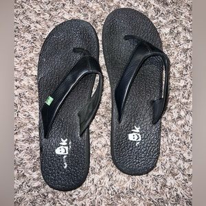 Sanuk Flip Flops